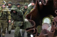 Окупанти на ТОТ обіцяють 15 тисяч рублів за вербування чоловіків на війну проти України