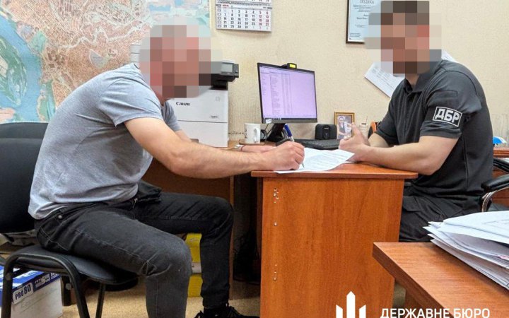 У Запоріжжі правоохоронця та адвокатку викрили на привласненні квартир померлих