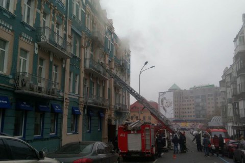 Пожежу в ресторані на Жилянській в Києві гасили чотири годин (оновлено)