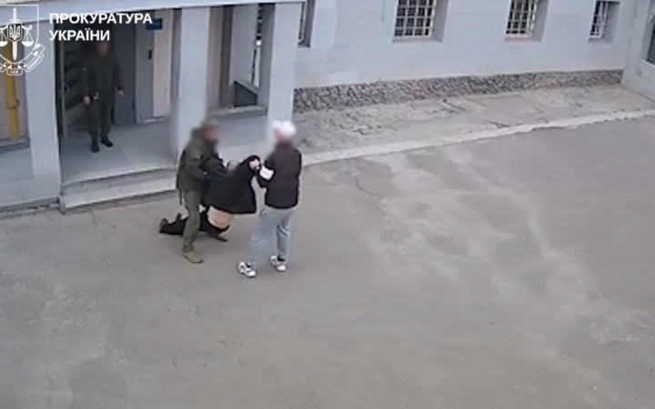 Скеровано до суду справу щодо 7 співробітників Харківського СІЗО, які залишили помирати ув’язненого після побиття