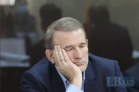 Суд продлил срок расследования по делу Медведчука