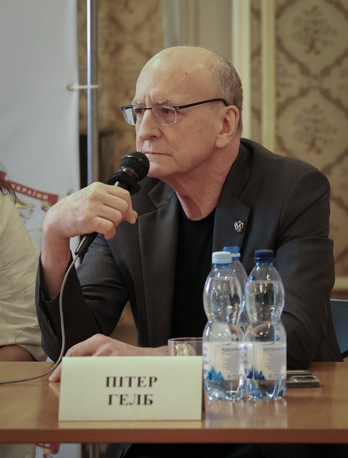 Гендиректор Метрополітен-опери Пітер Гелб під час пресконференції з нагоди прем’єри опери «Матері Херсона» Київ 4 червня 2026 р