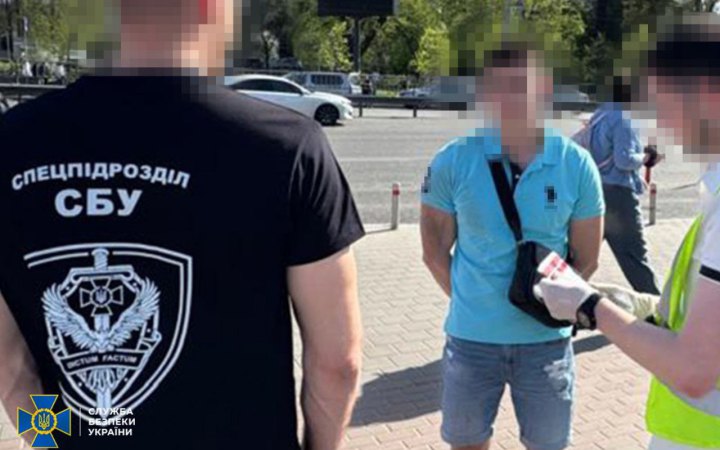 СБУ та Нацпол викрили посадовця КМДА, який "торгував" дозволами на землю у Києві