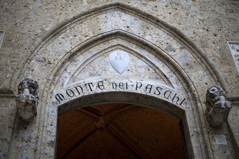 Италия национализирует старейший банк в мире