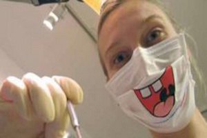 В США научились пломбировать зубы за 30 секунд и без боли