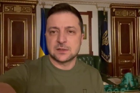 ​Зеленский опроверг фейк о якобы побеге из Украины: "Мы любим побегать, но сейчас нет времени на кардиотренировку" 