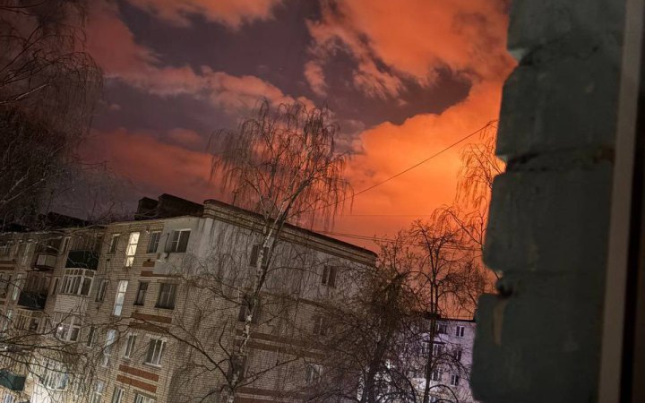 Ударні дрони пошкодили ділянку нафтопроводу в районі порту Приморськ у Ленінградській області РФ