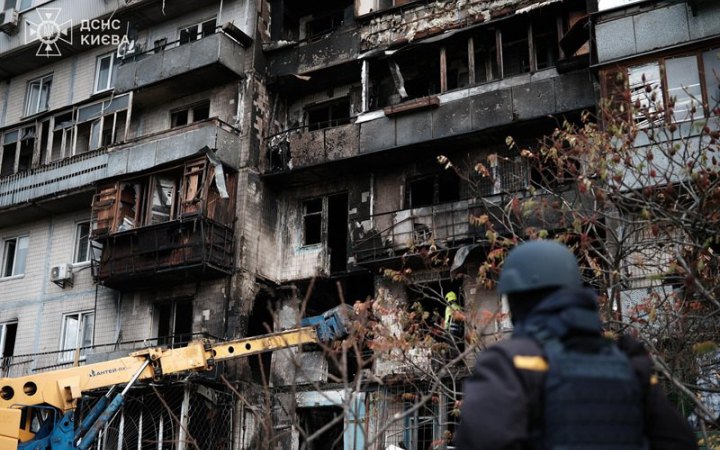 У Києві завершили роботи з ліквідації наслідків російського обстрілу 