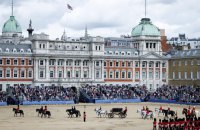 Король Чарльз ІІІ вніс зміни до параду на день народження через аварію літака Air India