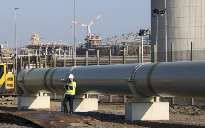 Bloomberg: ЄС планує відмовитися від російського СПГ на рік раніше