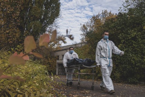 За добу в Україні від ковіду померли 614 осіб, це найбільша добова смертність за весь час пандемії 