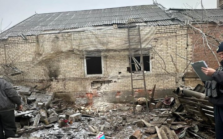 Росіяни інтенсивно обстрілюють Донеччину: є влучання у приватні будинки і шахту
