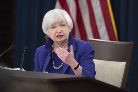 ФРС підвищила ставку вперше за дев'ять років