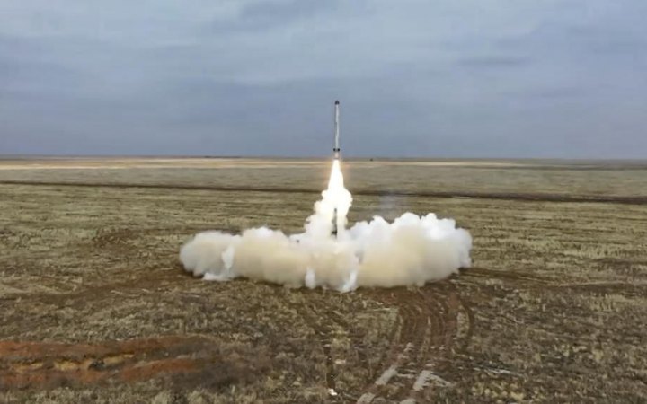 Росіяни стягують ракетну техніку на північ Криму, – супутникові дані