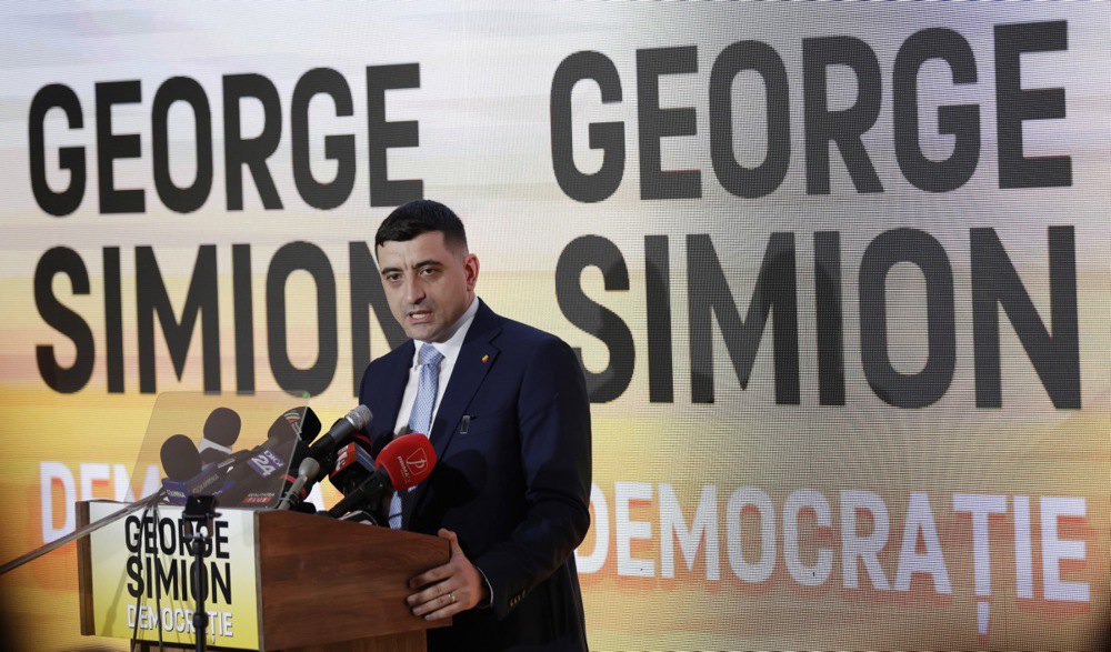 Джордж Сіміон під час пресконференції після реєстрації своєї кандидатури у президентських перегонах, Бухарест, 14 березня 2025
р.