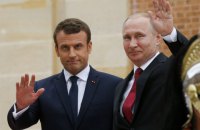 Макрон і Путін домовилися відстежувати ситуацію з геями в Чечні