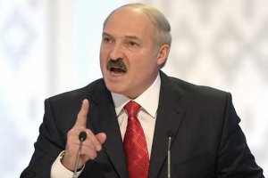 Лукашенко запретит белорусам увольняться с работы
