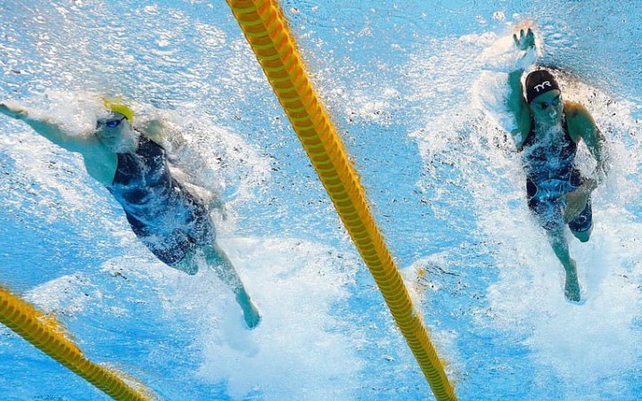 Міжнародна федерація водних видів спорту дозволила росіянам та білорусам брати участь у змаганнях у нейтральному статусі