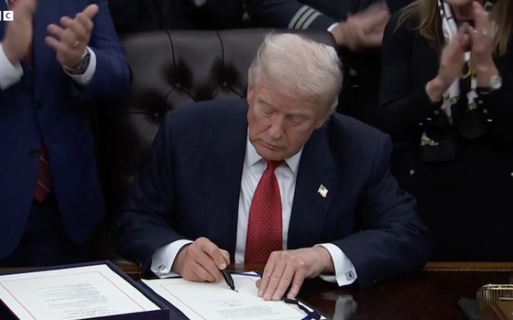 Найдовший шатдаун завершено: Трамп підписав закон про фінансування уряду