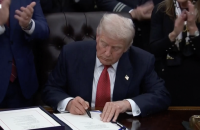 Найдовший шатдаун завершено: Трамп підписав закон про фінансування уряду