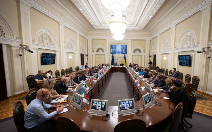 Єрмак обговорив формулу миру із послами та представниками дипмісій, акредитованими в Україні