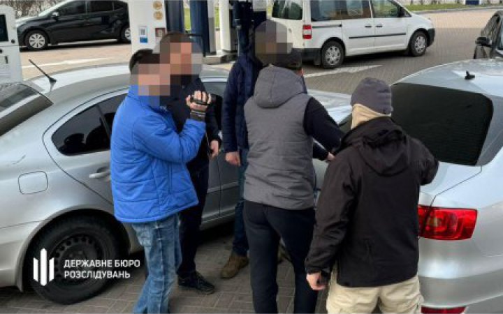 На Київщині правоохоронець за $15 000 пропонував "відмазати" від служби в лавах ЗСУ
