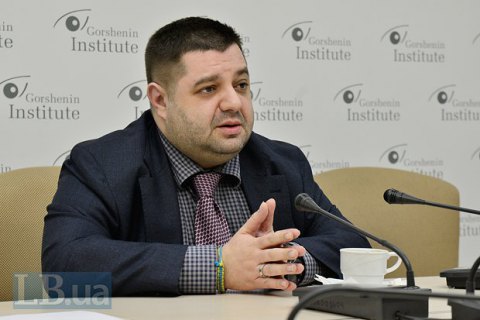 Грановский получает юридическое образование в тернопольском вузе