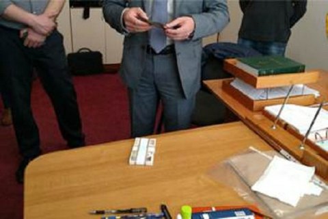 ​В Тернопольской области архитектурно-строительный инспектор задержан при получении взятки