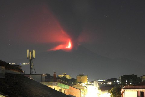 На Сицилии проснулся вулкан Этна 
