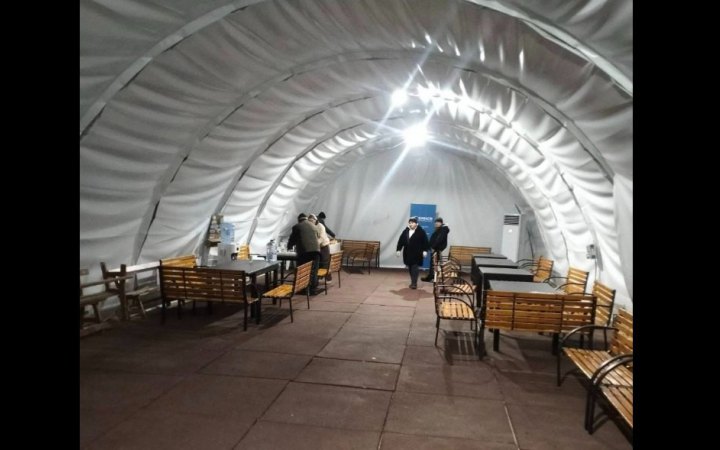 У Молдові розгорнули тимчасовий табір для українців після дронової атаки РФ 