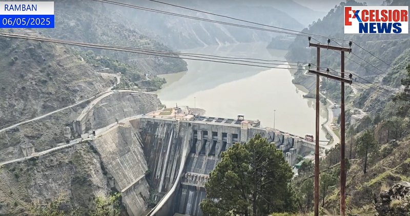 Індія припинила подачу води до Пакистану через греблю Багліхар на гідроелектростанції на річці Чинаб.