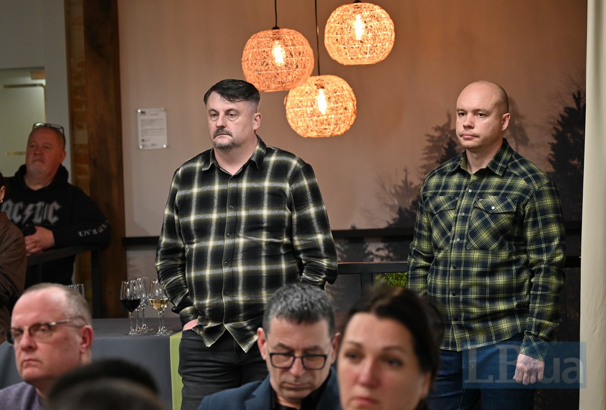 підприємець, енергетик, громадський діяч, Віктор Куртєв (ліворуч)