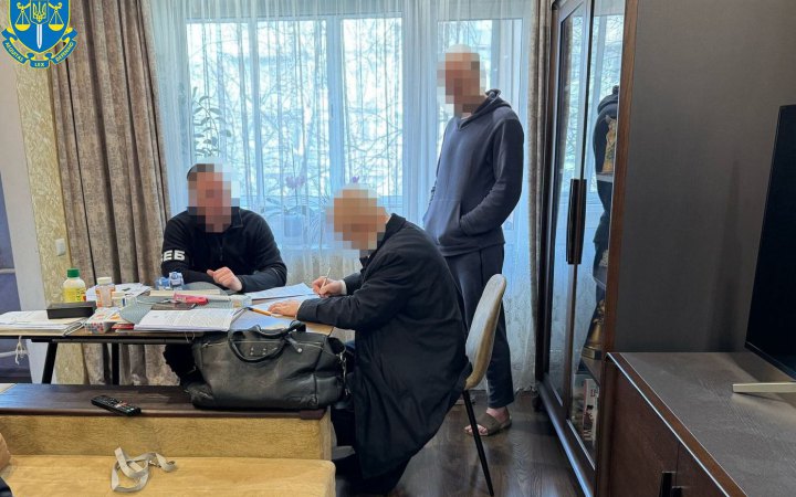 Директора комунального підприємства Дніпра підозрюють у розраті 4,4 млн грн на техніці для ЗСУ