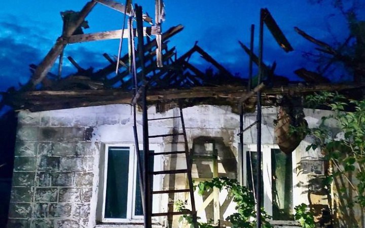 Ворог інтенсивно обстрілював сім областей України. На окупованому півдні лунають вибухи. Як минула ніч у регіонах