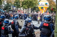 Масові страйки у Франції: без бензину, метро і шкіл