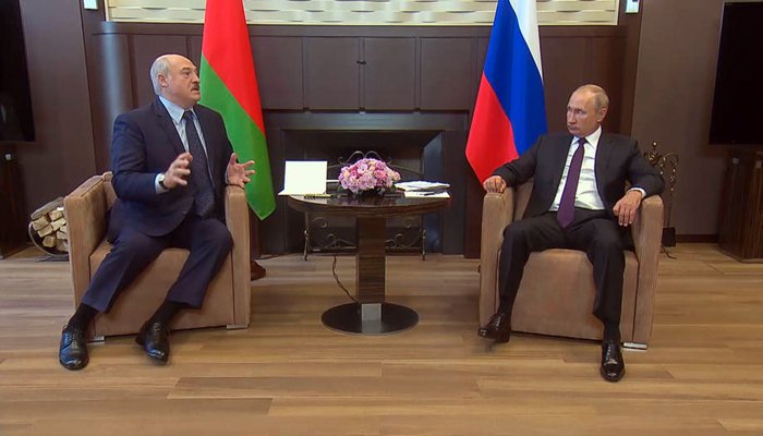 Александр Лукашенко и Владимир Путин во время встречи в Сочи, 14 сентября 2020.