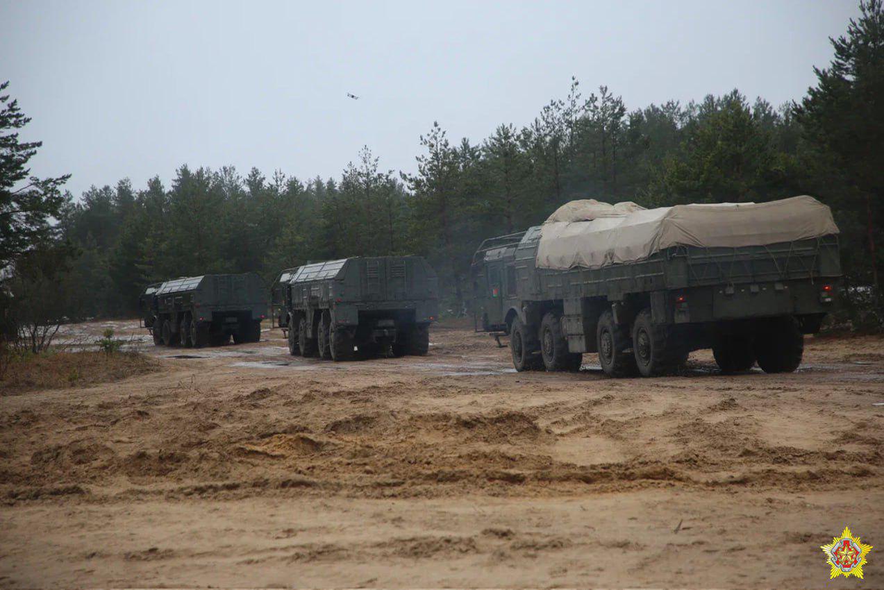 Переміщення ОТРК 'Іскандер' армії Білорусі під час навчань