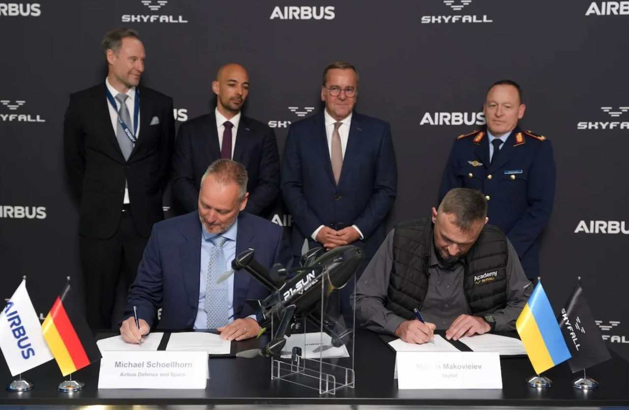 Підписання угоди між українською SkyFall та Airbus Defence