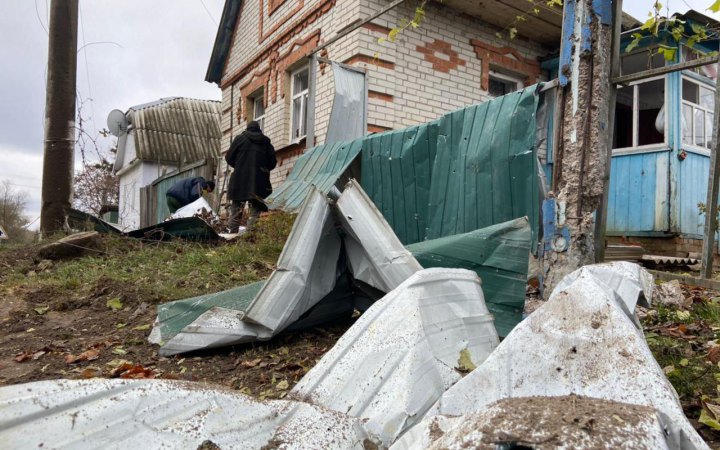 Росіяни вранці обстріляли Сумську область: пошкоджені будинки мирних людей (оновлення)