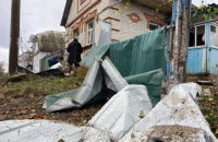 Росіяни вранці обстріляли Сумську область: пошкоджені будинки мирних людей (оновлення)
