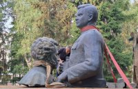  У Полтаві демонтували пам’ятники Ватутіну та Пушкіну