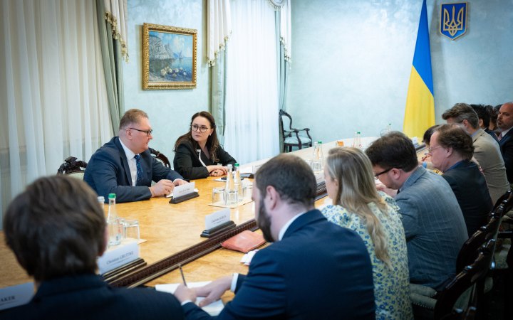 Уряд запевнив послів G7 у "нульовій терпимості до корупції"