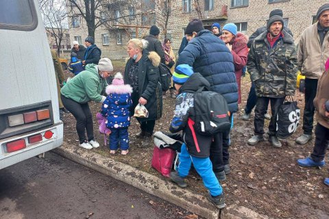 З Волноваського району поліція допомогла евакуювати майже півтори сотні жителів
