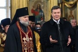 Янукович пожелал всем жить по законам Божьим