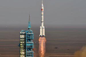 Китайський космічний корабель успішно пристикувався до орбітального модуля