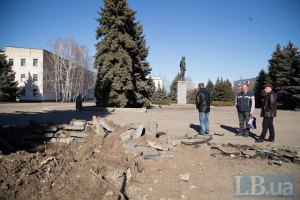 Боевики обстреляли Луганское и Светлодарск