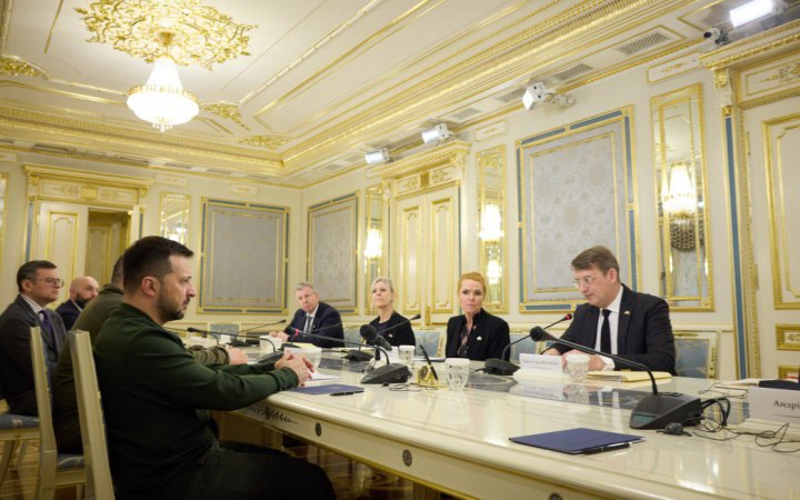 Зеленський і міністр оборони Данії обговорили постачання F-16 і дансько-українську конференцію оборонних індустрій