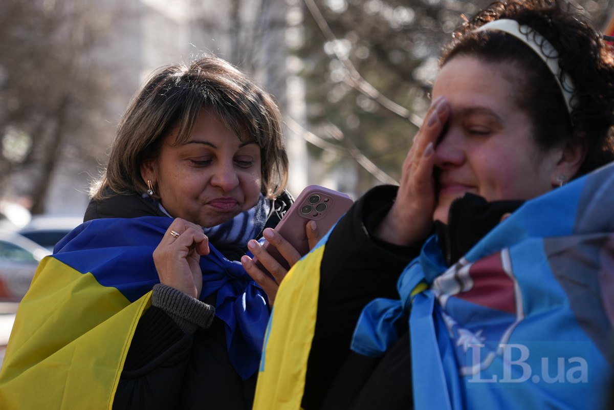 Наталія Оала з побратимкою Вікторією