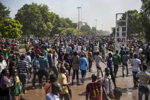 Демонстранты в Буркина-Фасо требуют отставки президента