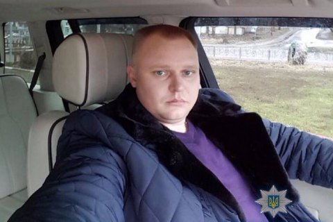 В Киеве полицейский освободил из-под стражи заключенного и пошел с ним в ресторан и в бордель